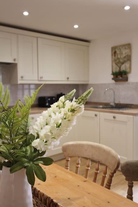 Owl Cottage - Cosy Cotswolds Stone Escape, Dog Friendly 怀克瑞辛顿 外观 照片
